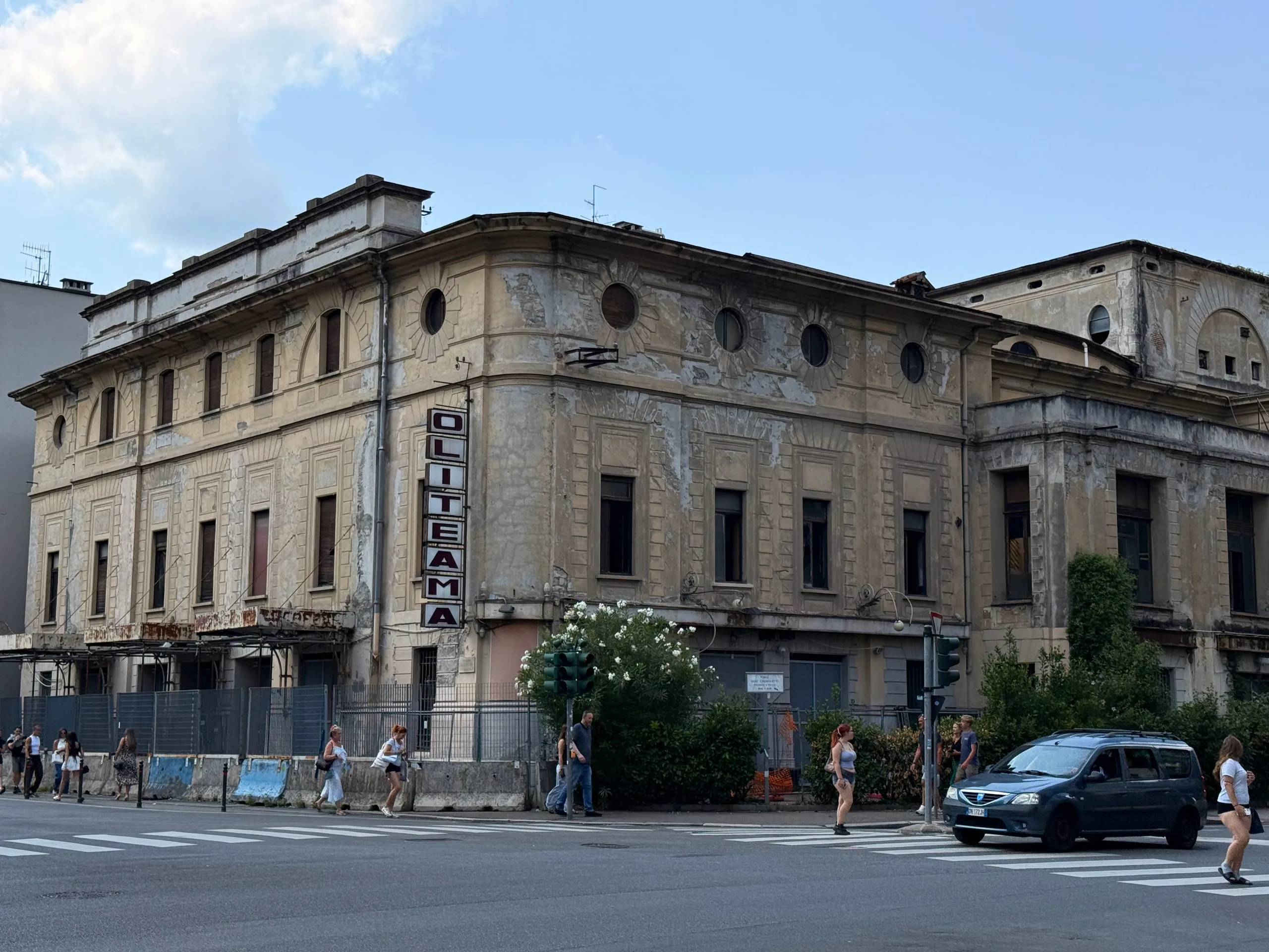 Politeama — photograph 1