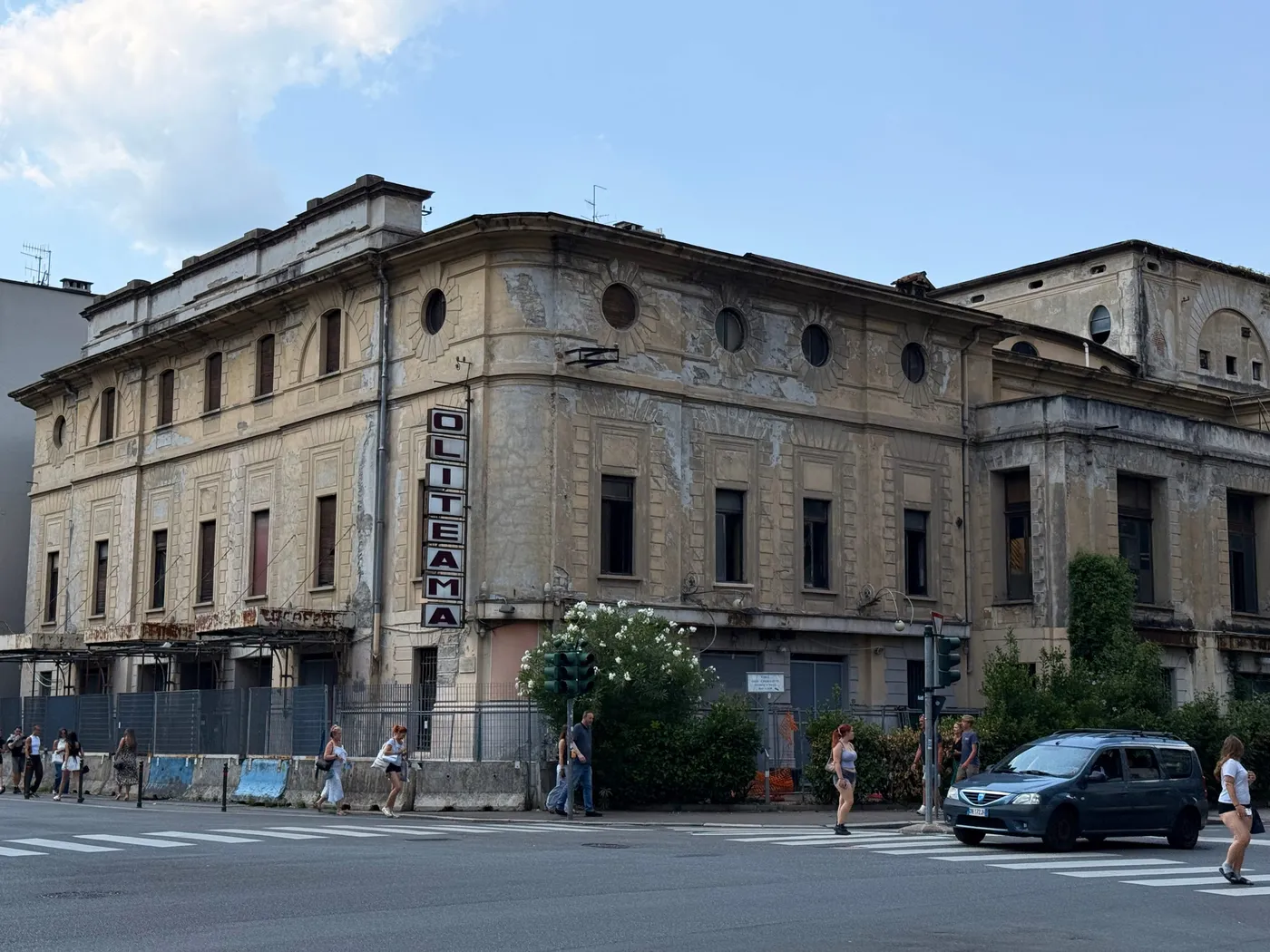Politeama — photograph 1