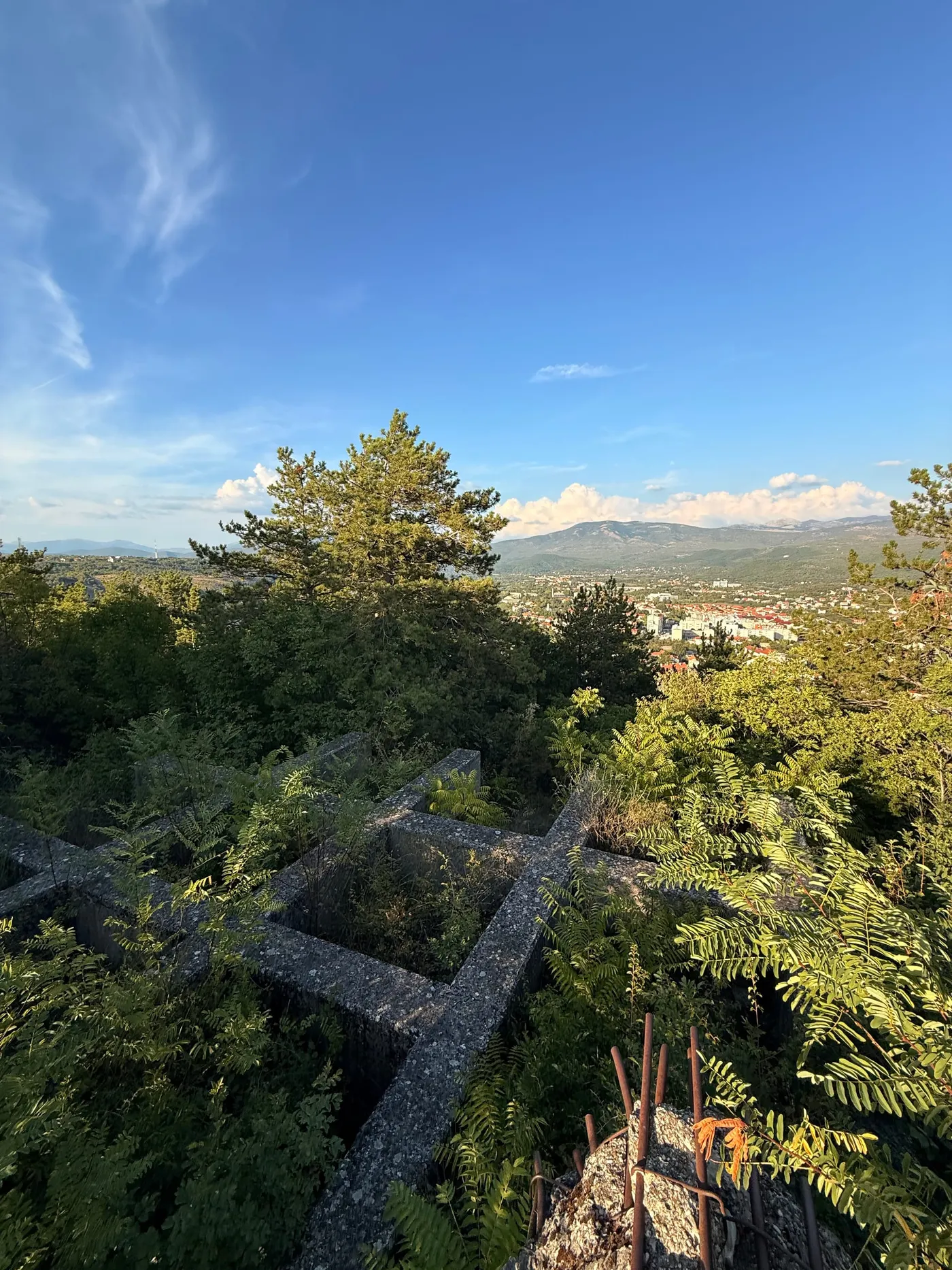 Facing Knin — photograph 1