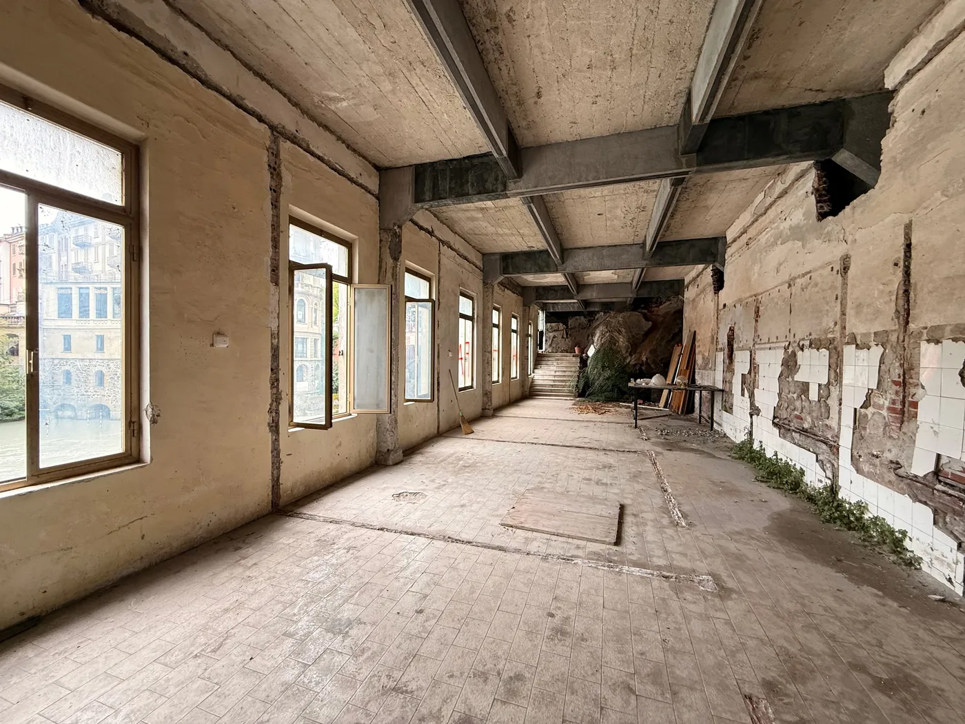 Nobody Slept Here — photograph 5