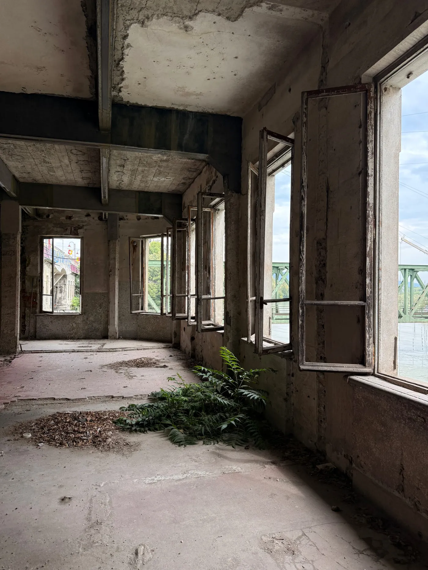 Nobody Slept Here — photograph 7